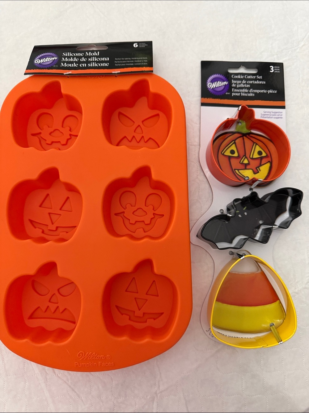 Wilton Halloween Orange Pumpkin Silicone Mold & 3 Cookie Cutters for Halloween